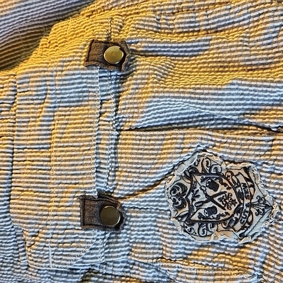 Marc Ecko mens Searsucker Cargo Shorts. Size 33. Gray/white. - Picture 9 of 10